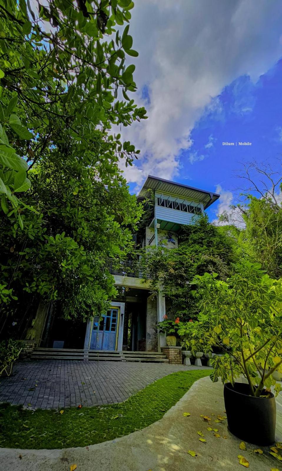 Ceylon Kingsmen Garden Hotel - Katunayake Негомбо Екстериор снимка