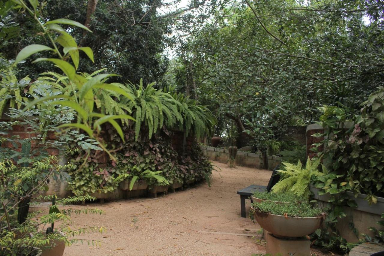 Ceylon Kingsmen Garden Hotel - Katunayake Негомбо Екстериор снимка