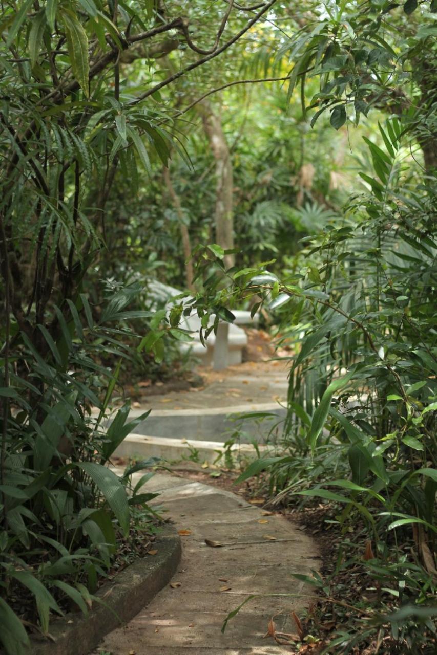 Ceylon Kingsmen Garden Hotel - Katunayake Негомбо Екстериор снимка