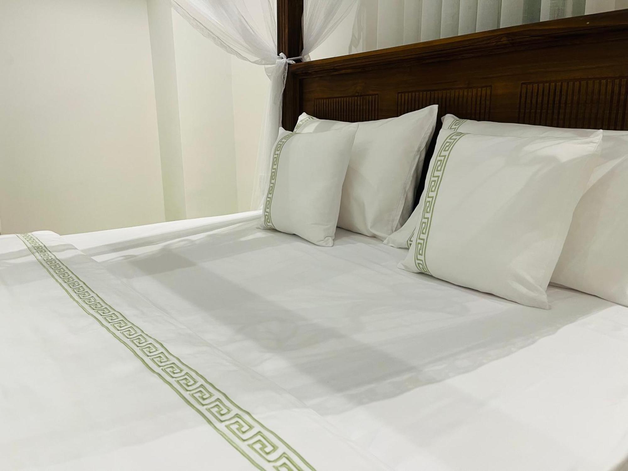 Ceylon Kingsmen Garden Hotel - Katunayake Негомбо Екстериор снимка
